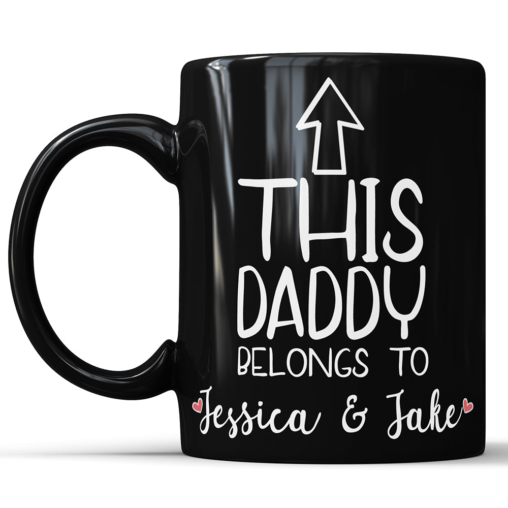 Este papá pertenece a.... Taza de café personalizada personalizada para padre