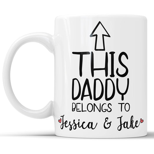 Este papá pertenece a.... Taza de café personalizada personalizada para padre